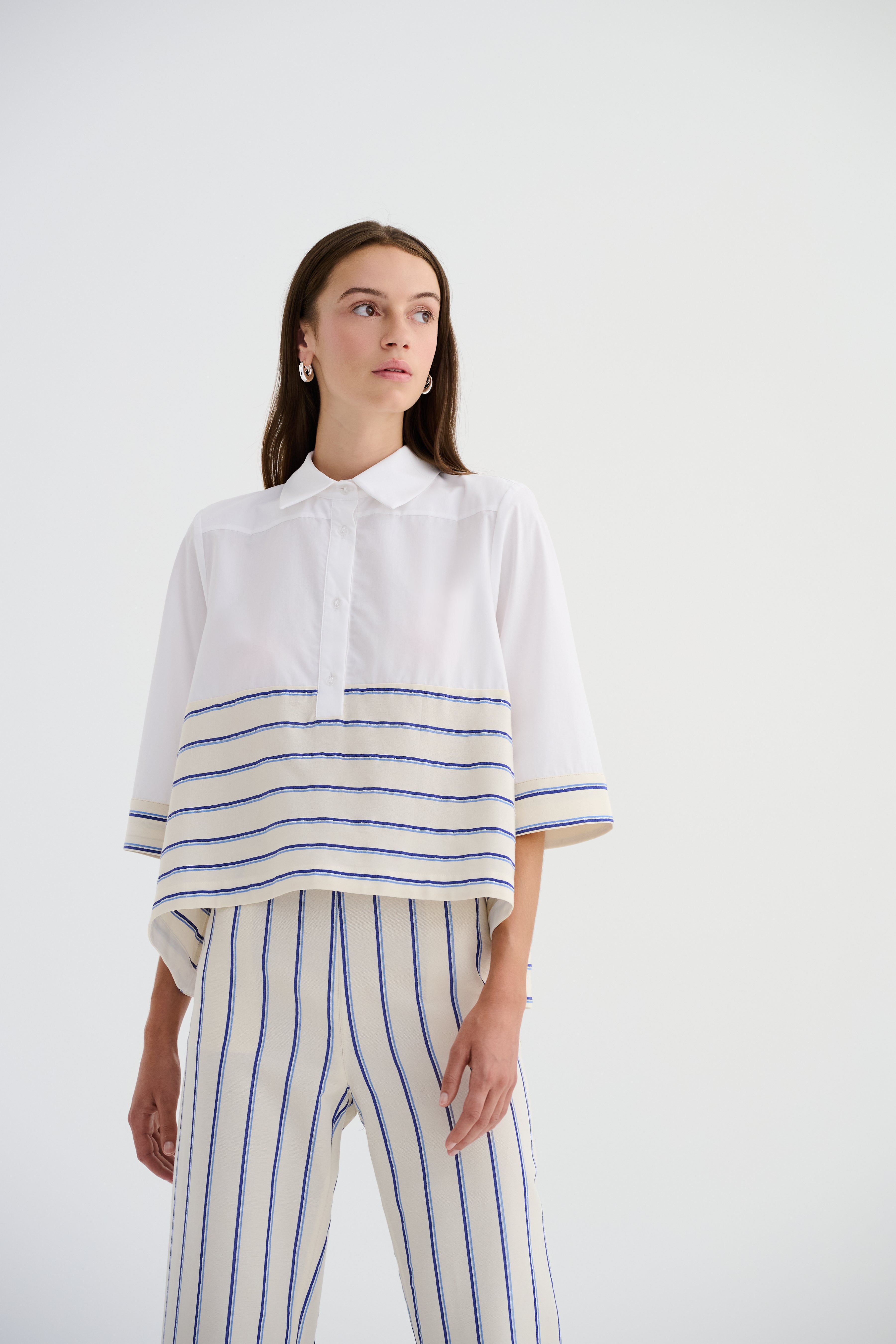 Kutnu Detaylı Polo Yaka Poplin Bluz