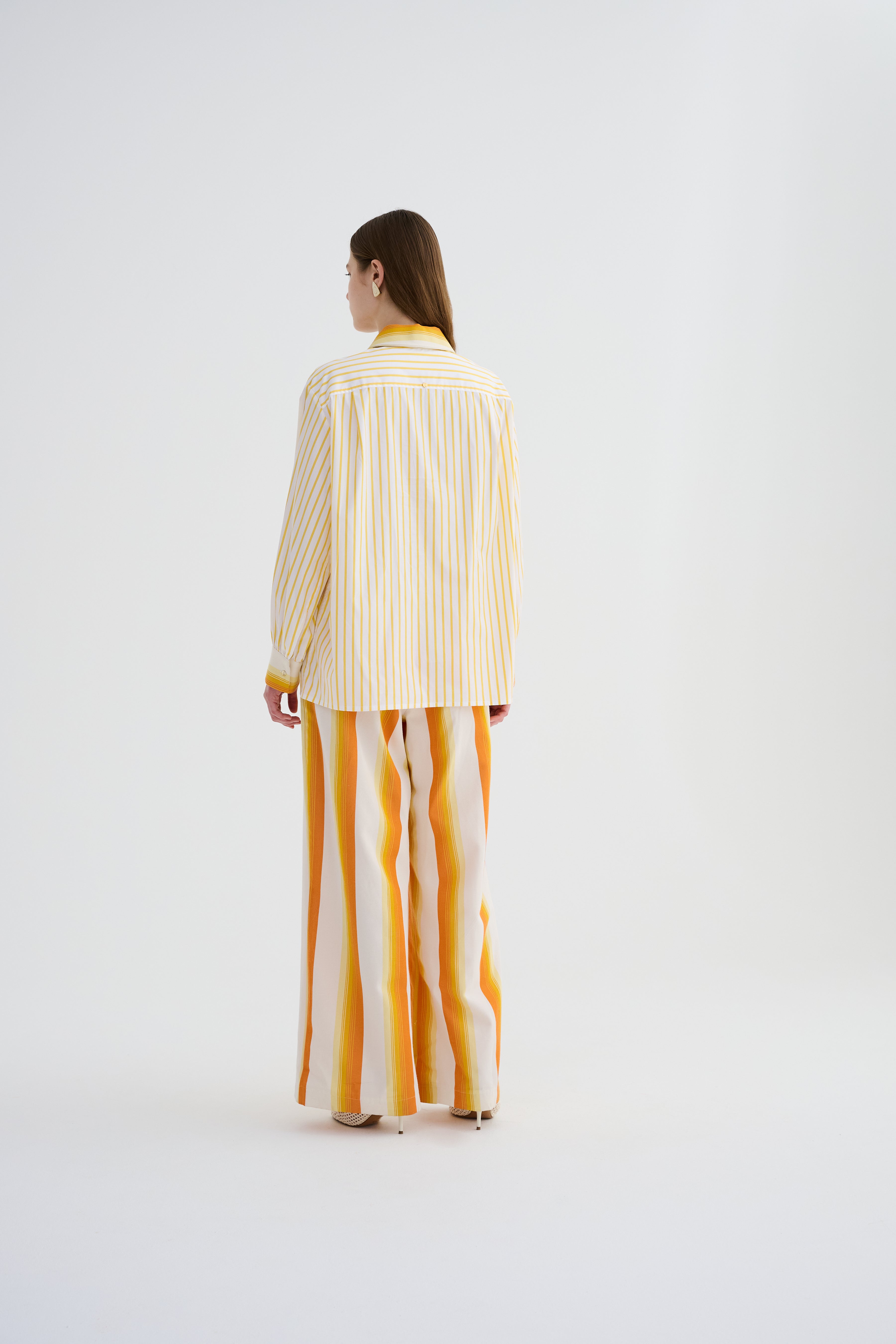 Kutnu Detaylı Oversize Poplin Gömlek