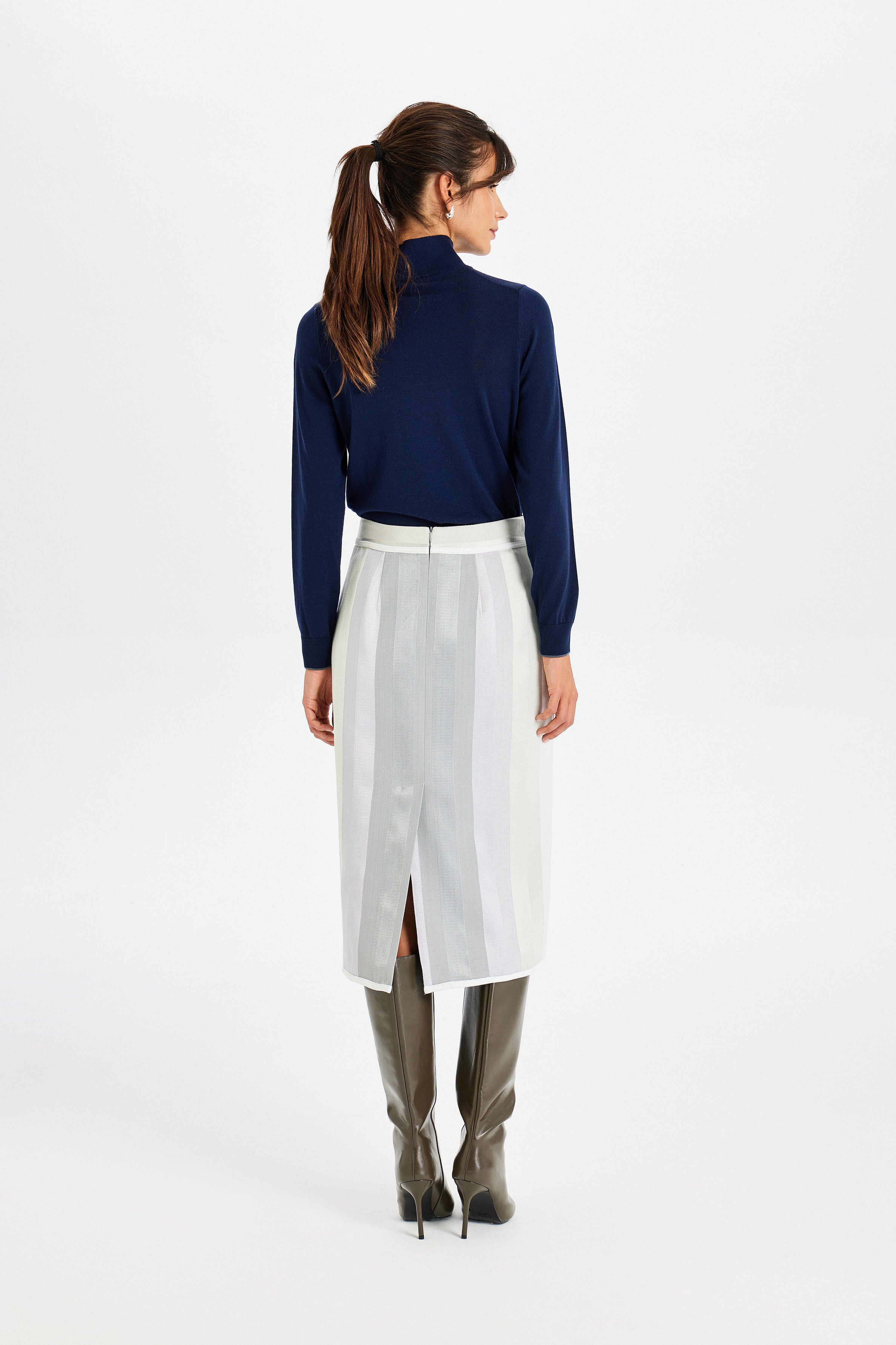 Velvet Trim Detailed Kutnu Grey Pencil Skirt
