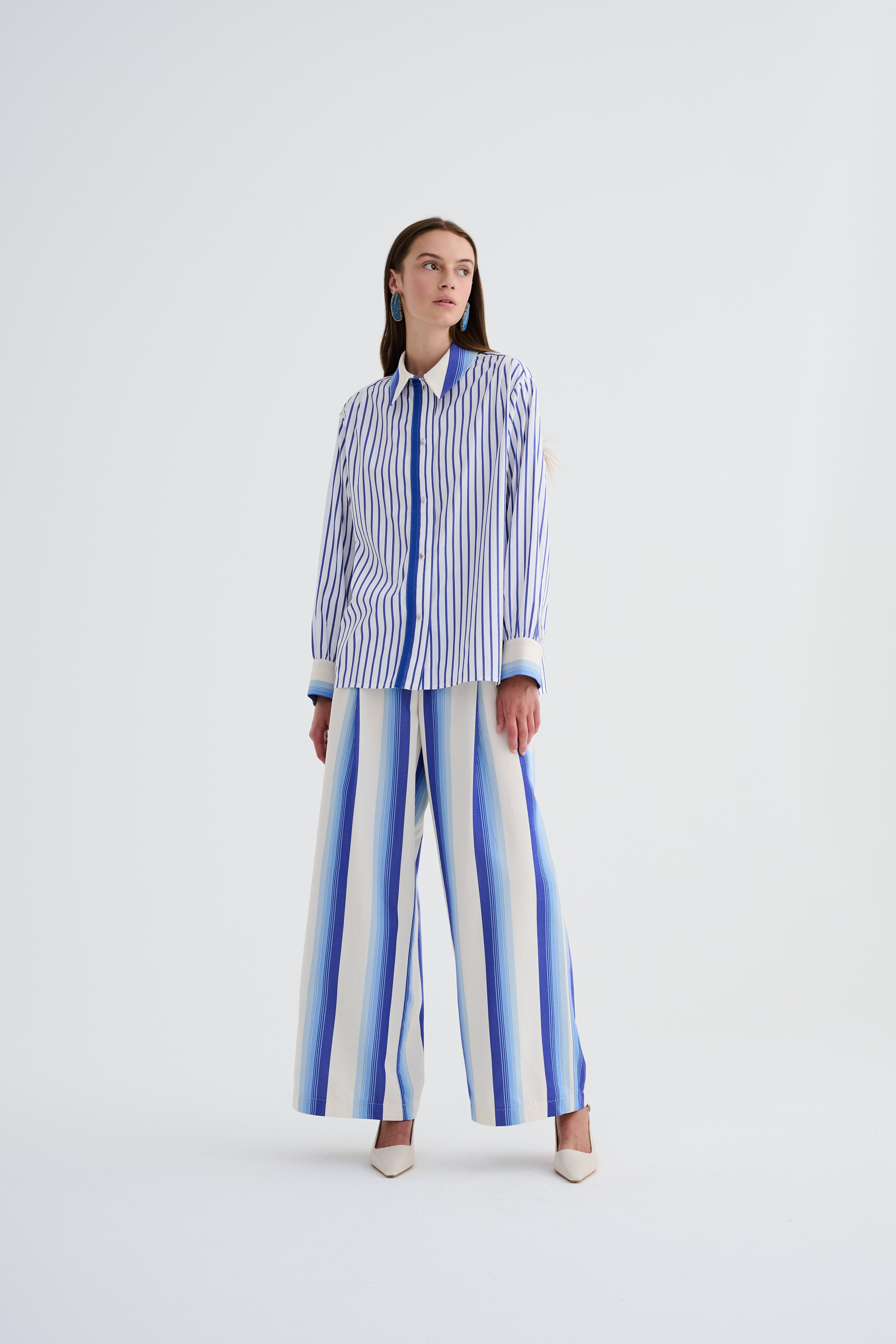 Kutnu Detaylı Oversize Poplin Gömlek
