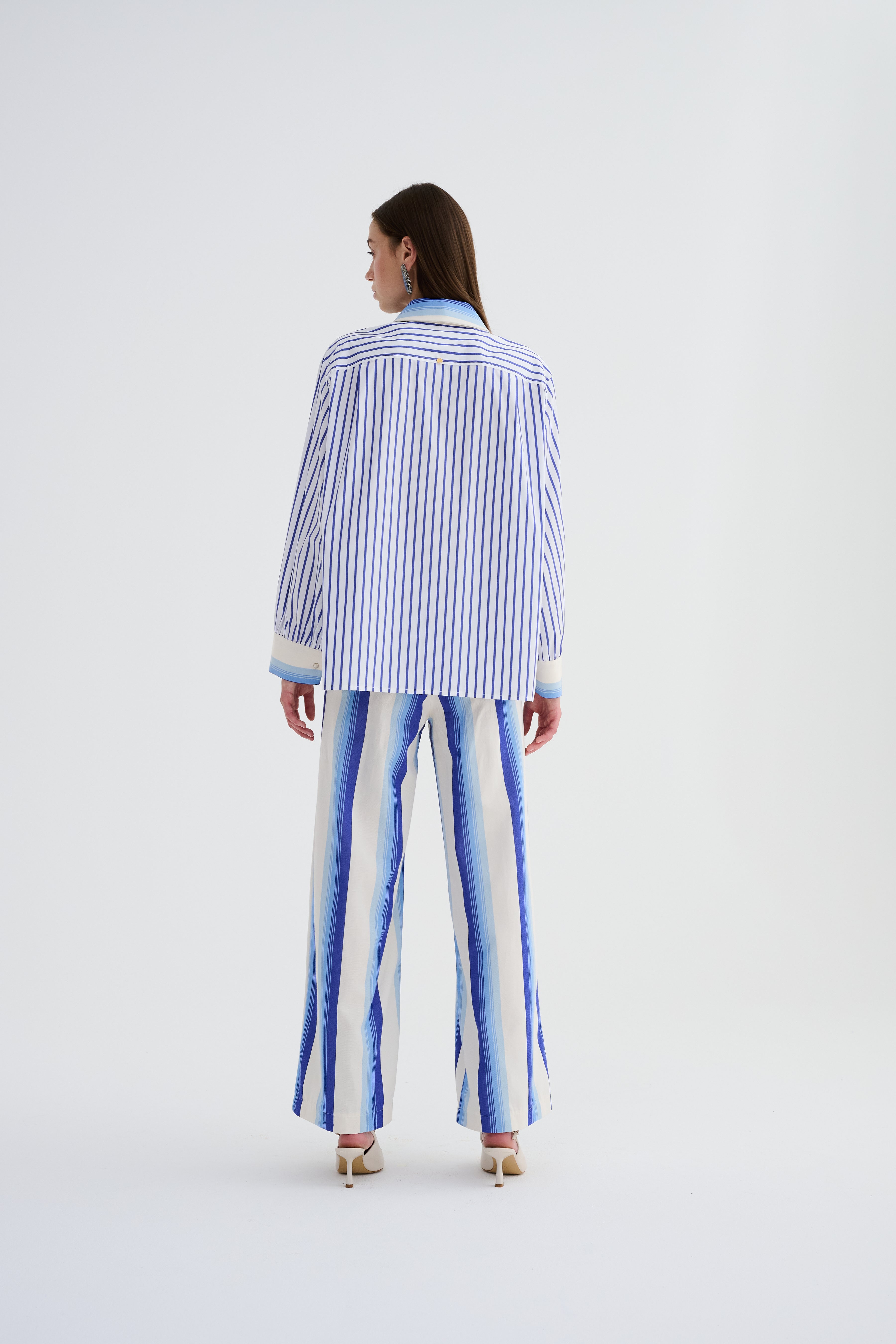 Kutnu Detaylı Oversize Poplin Gömlek