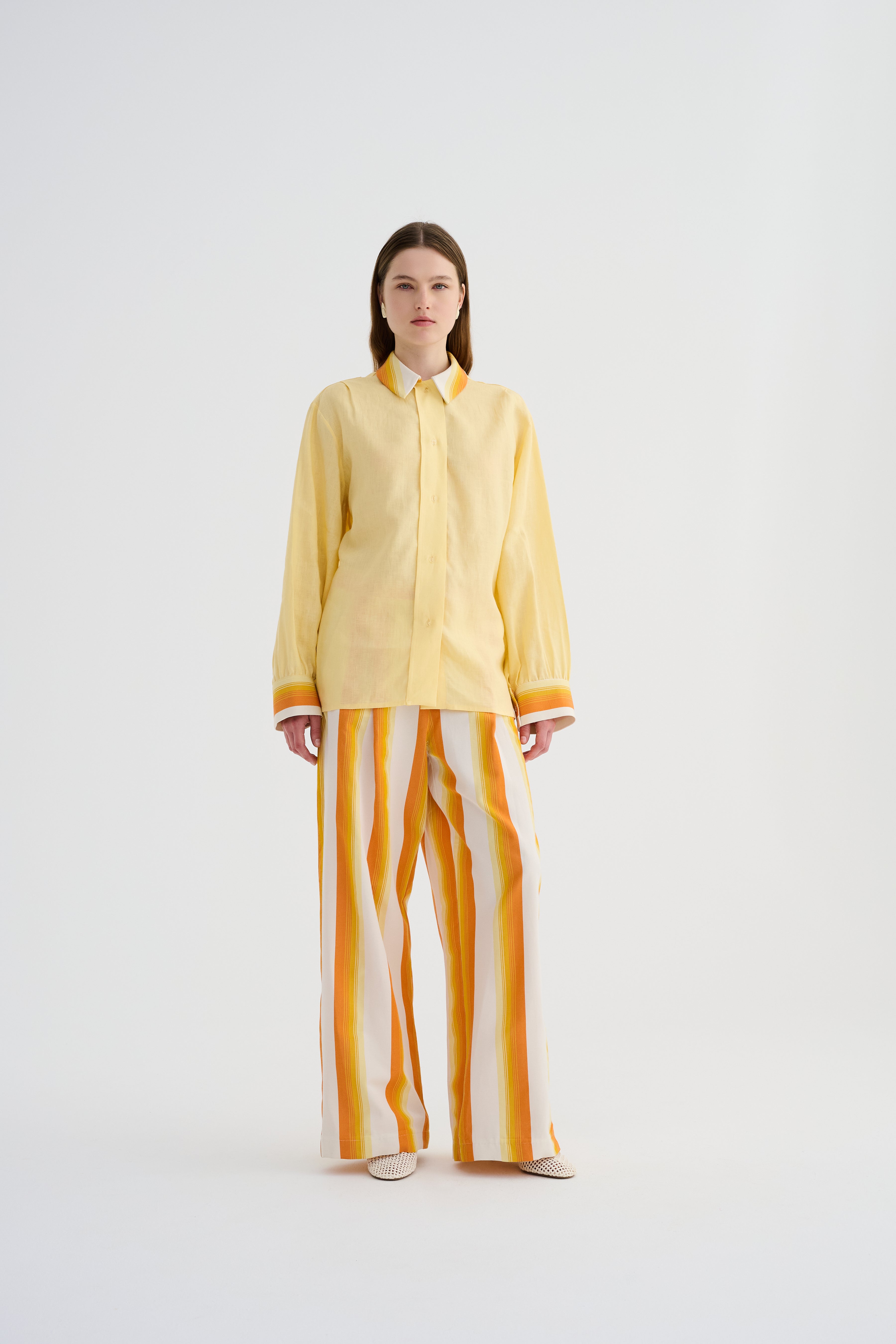 Kutnu Detaylı Oversize Keten Gömlek