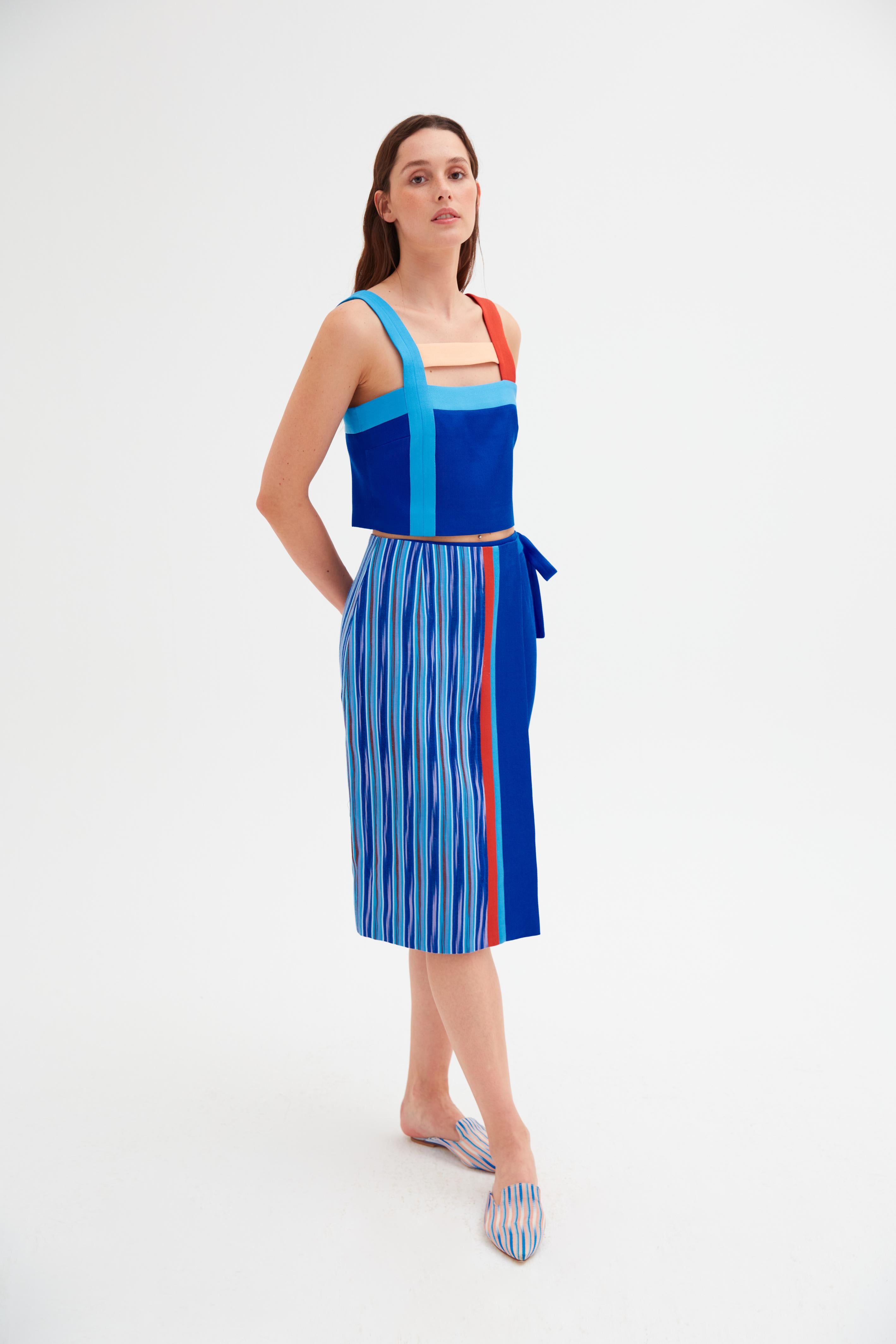 BANT DETAYLI KUTNU CROP TOP