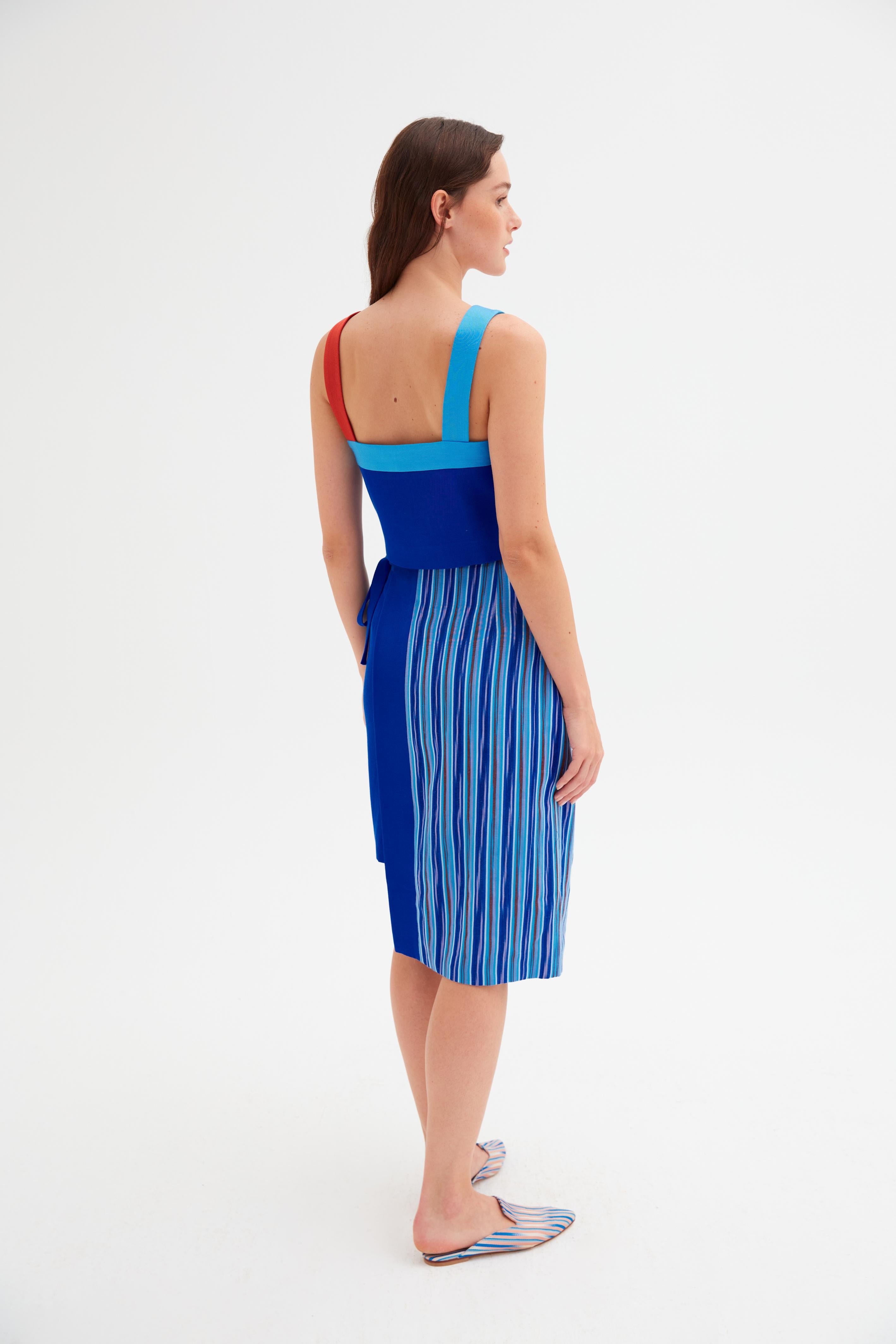 BANT DETAYLI KUTNU CROP TOP