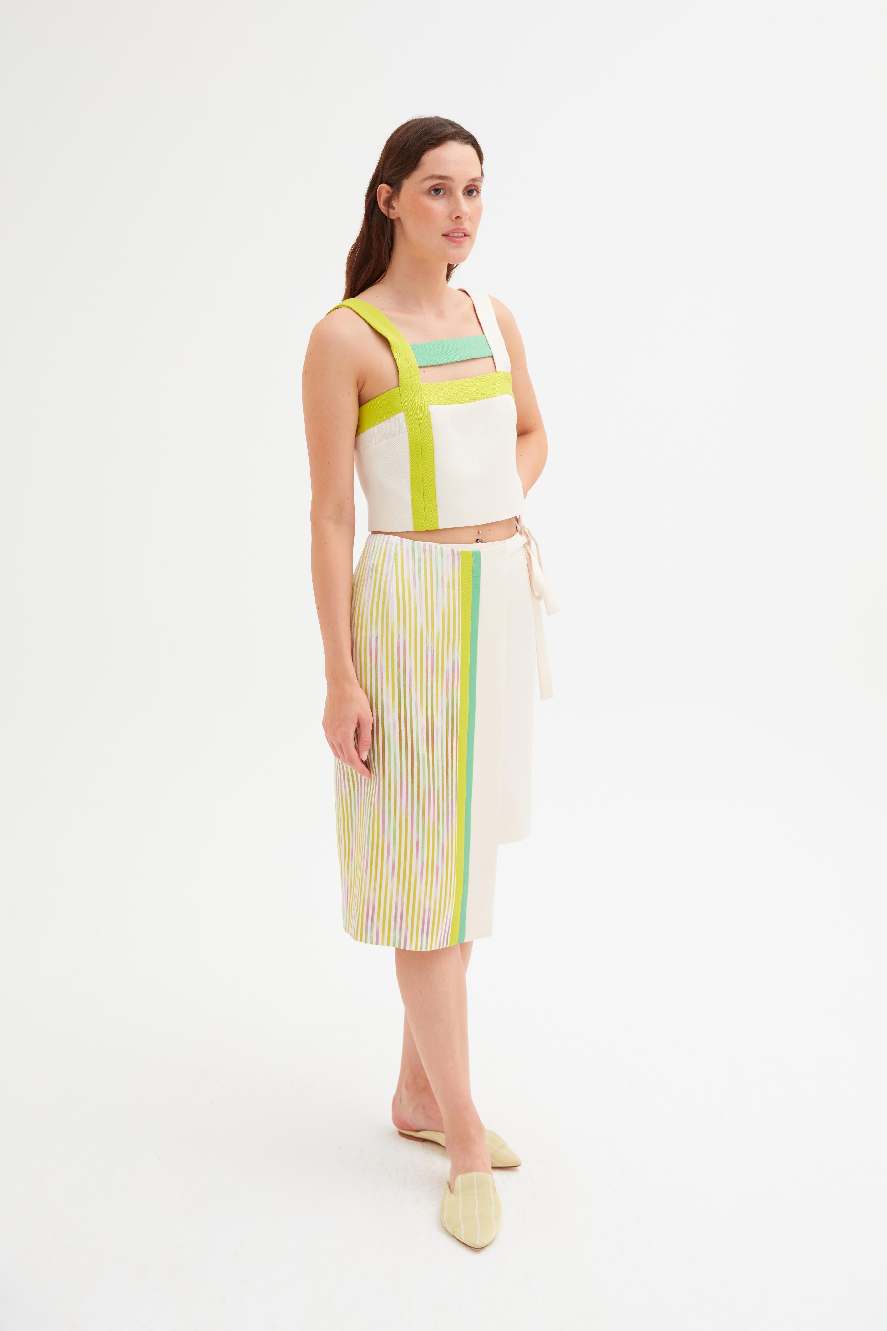 BANT DETAYLI KUTNU CROP TOP