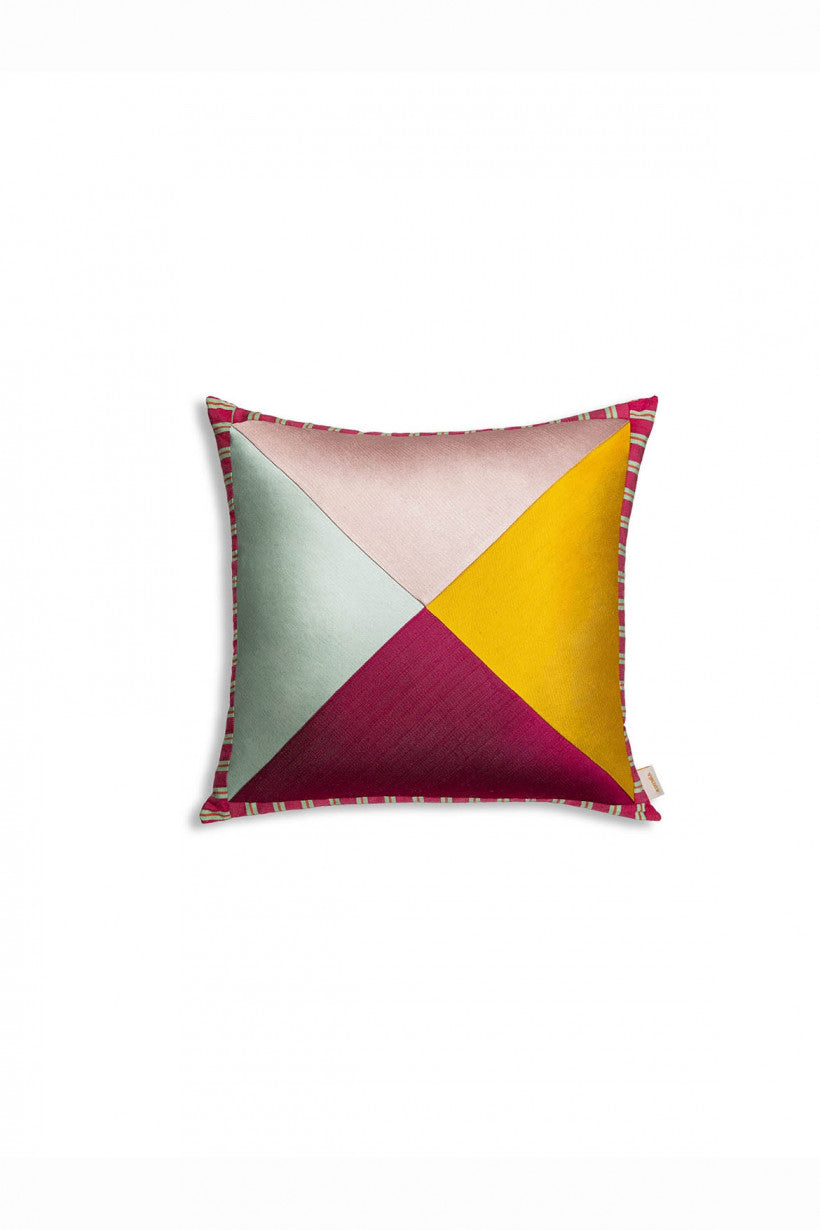 Üçgen Pembe Patchwork Yastık